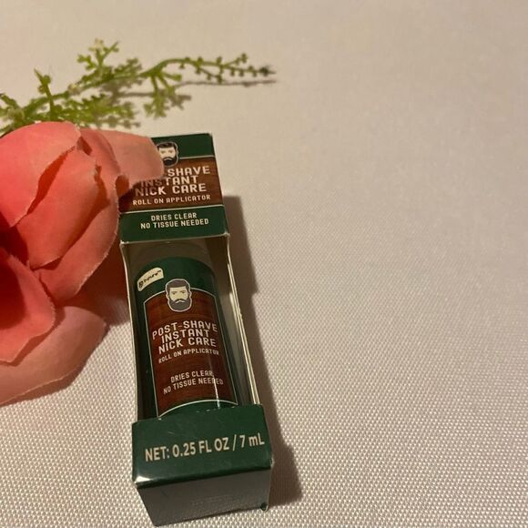 🛍️B-Pure Shave instant Nick Care Roll on Application 0.25FLOZ/7ml (2PK) - Picture 4 of 10